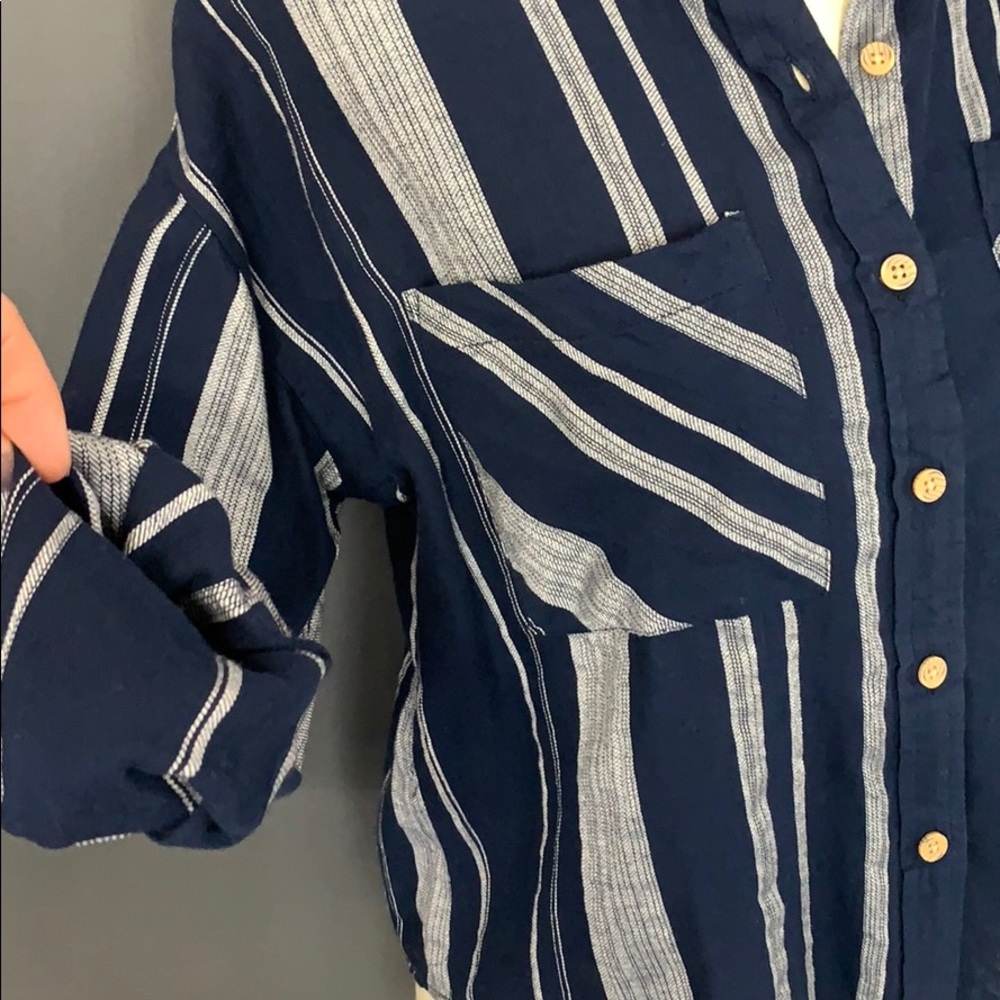 Cute button up - Picture 3 of 5